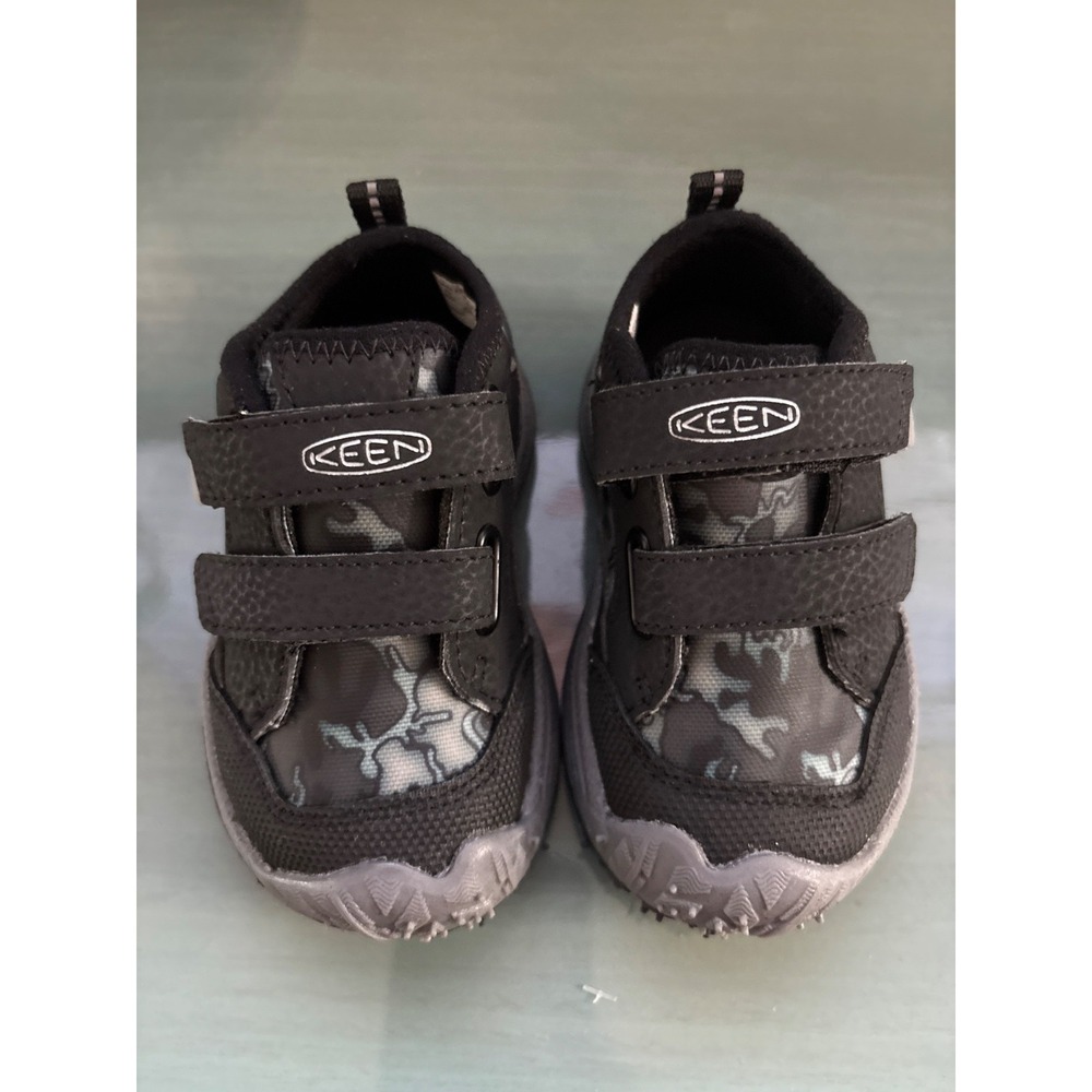 Keen infant toddler boys size 5 Speed Hound tennis shoes outdoor play water NEW